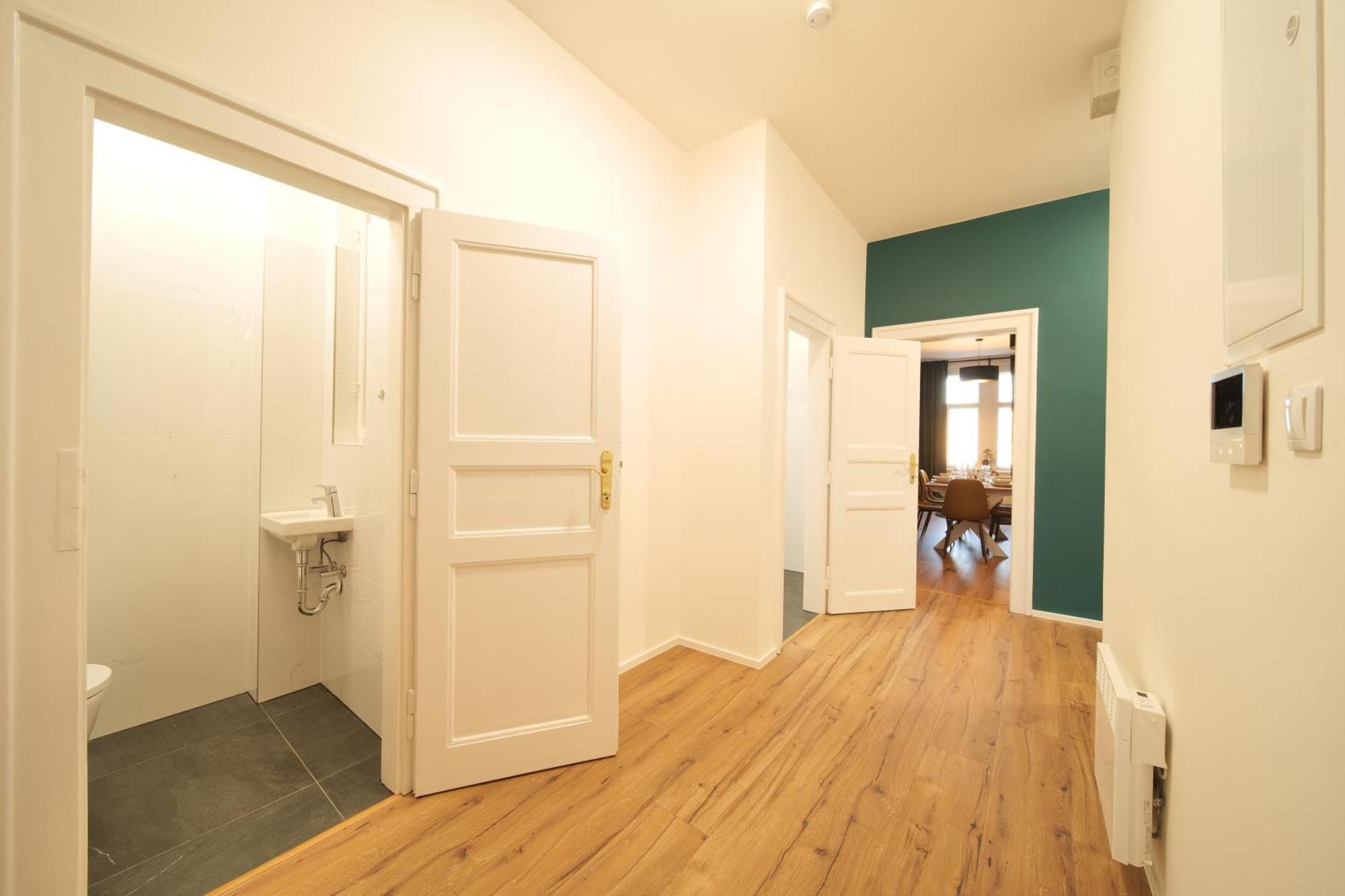 Royal Square View Residence Прага Екстериор снимка